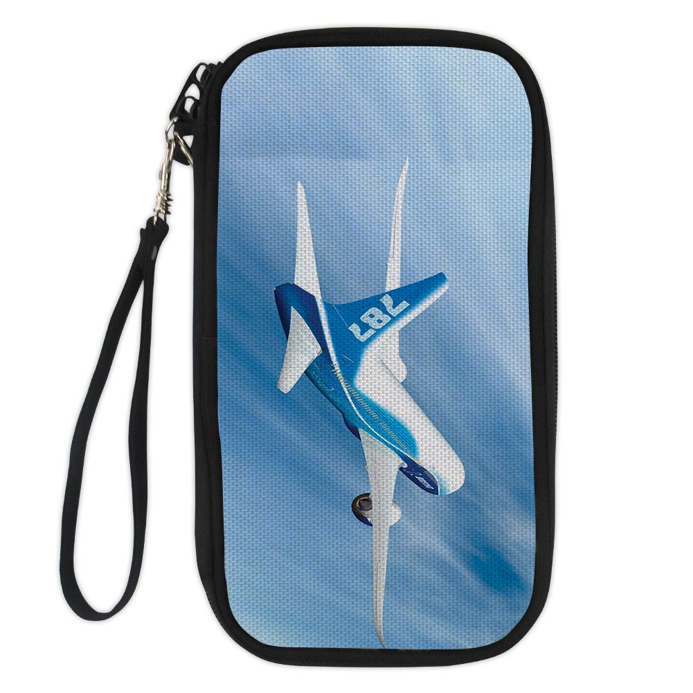 Beautiful Painting of Boeing 787 Dreamliner Designed Travel Cases & Wallets