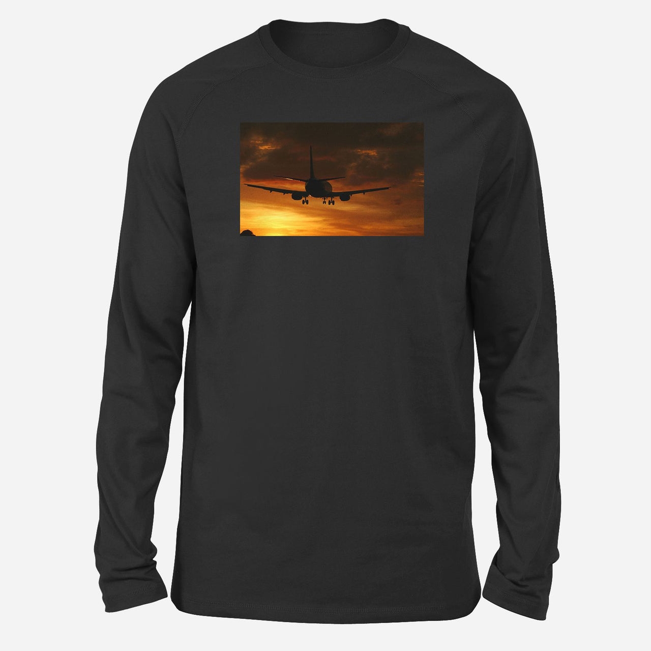 Beautiful Aircraft Landing at Sunset Designed Long-Sleeve T-Shirts