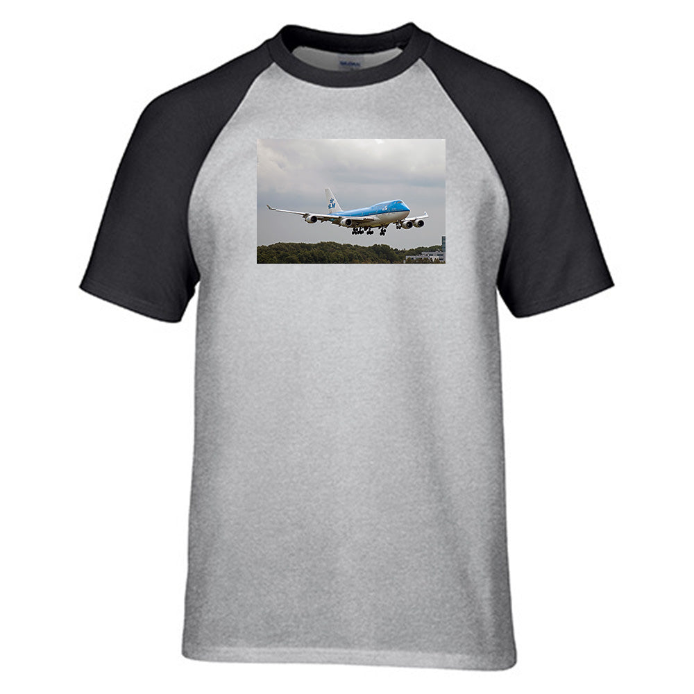 Landing KLM's Boeing 747 Designed Raglan T-Shirts
