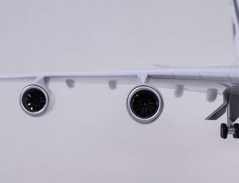 Thai Airways (Dragon Theme) Boeing 747 Airplane Model (1/160 Scale - 47CM)