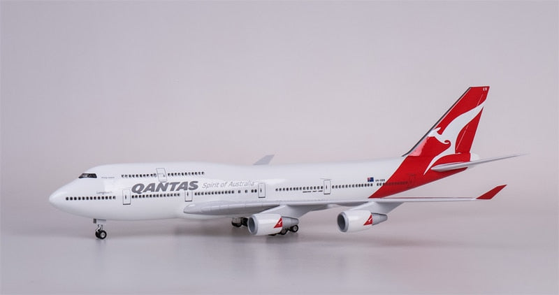 Qantas Boeing 747 Airplane Model (1/160 Scale - 47CM)