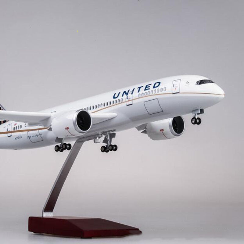 United Airlines Boeing 787 Airplane Model (1/130 Scale)