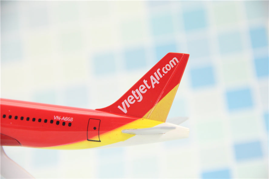 VietJet Air Airbus A320 Airplane Model (20CM)