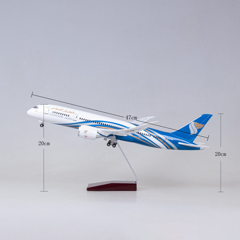 Oman Air Boeing 787 Airplane Model (1/130 Scale)