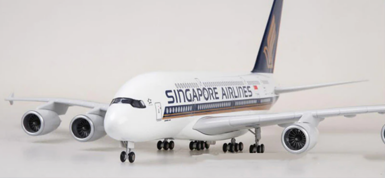 Singapore Airlines Airbus A380 Airplane Model (1/160 Scale)