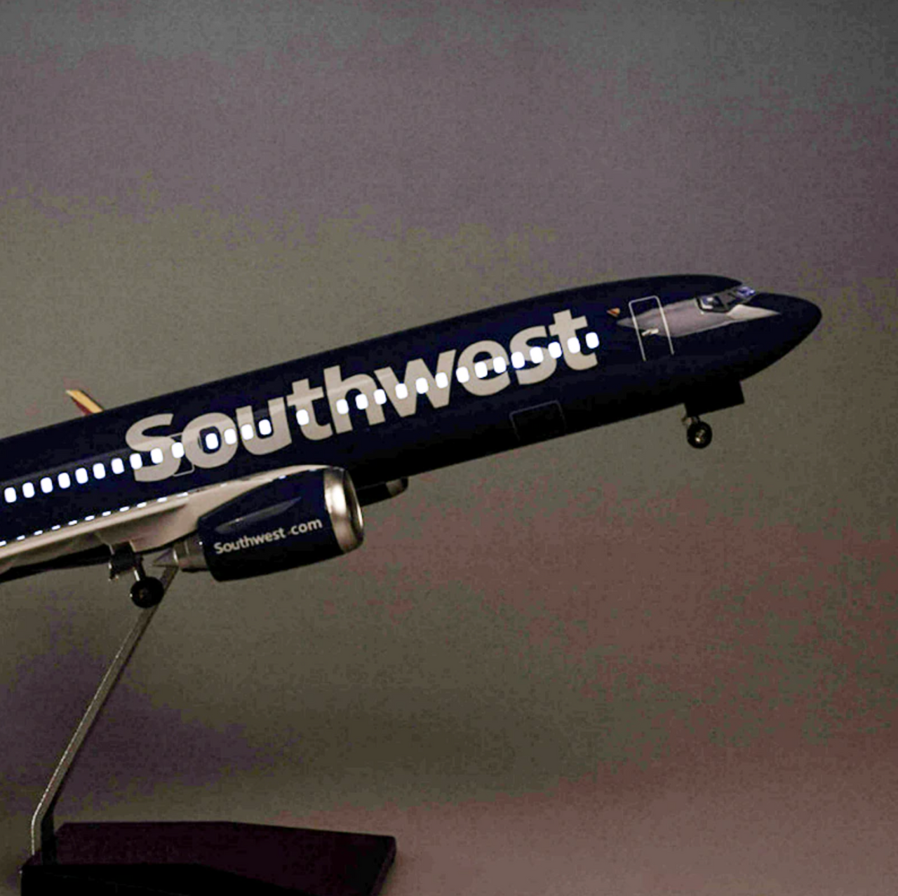Southwest Boeing 737-700 Airplane Model (1/84 Scale - 47CM)