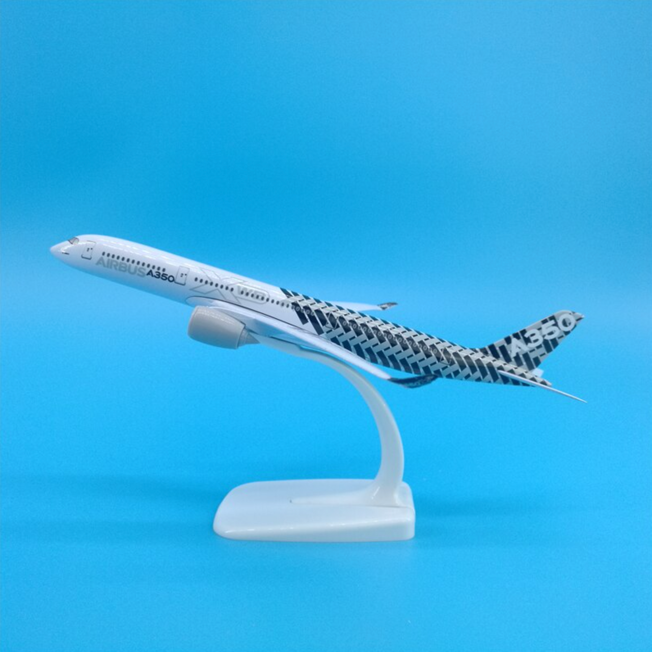 Airbus A350 XWB Original Livery Airplane Model (1/300 - 20CM)