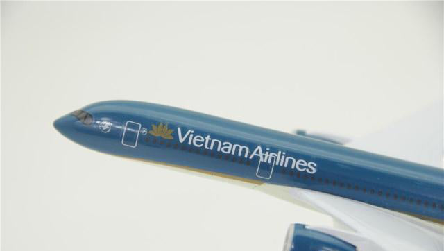 Vietnam Airlines Airbus A350 Airplane Model (20CM)