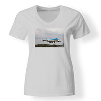 Thumbnail for Landing KLM's Boeing 747 Designed V-Neck T-Shirts