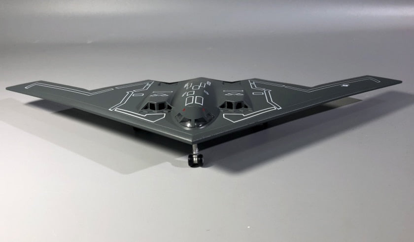 1/200 Scale US B-2 Spirit Stealth and Strategic Bomber Airplane Model