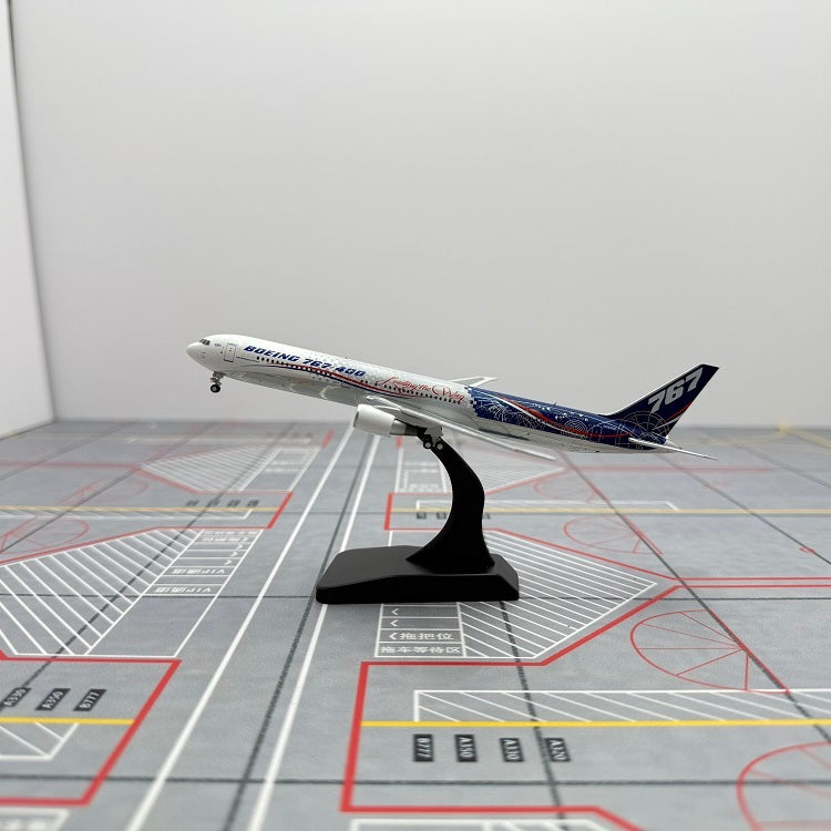 Boeing Original Paint B767-400ER N77066 Airplane Model (1:400 Scale) - view 18