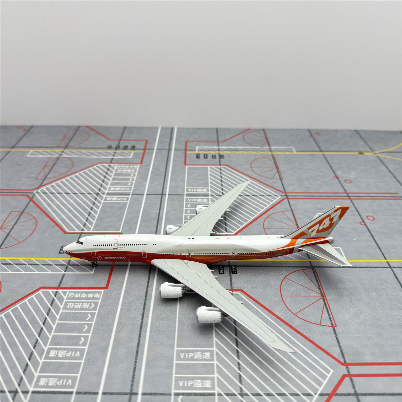 Boeing original factory B747-8 Airplane Model (1/400 Scale)