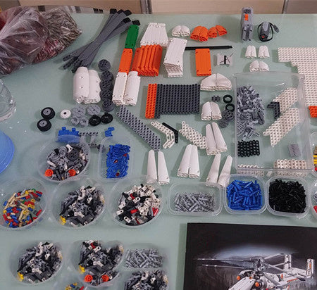 Twin-rotor Transport Helicopter Building Set (Motorised Spinning Rotors)