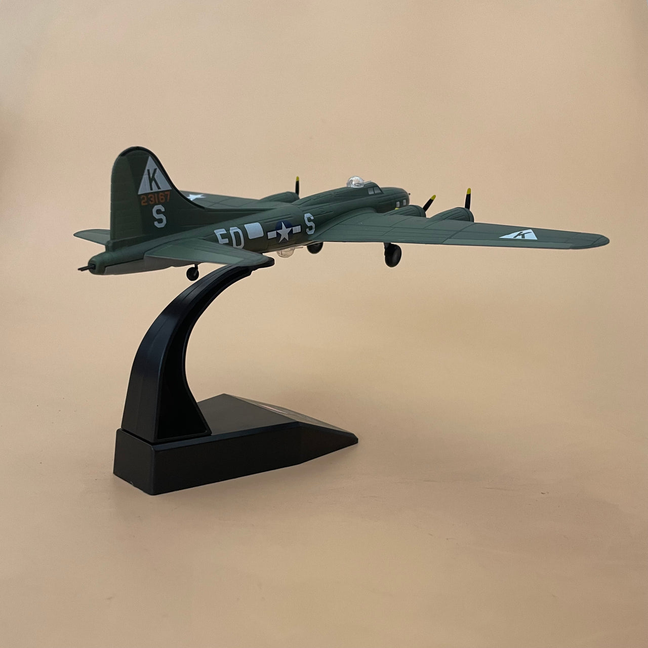 1:144 Scale B-17 "Flying Fortress" Diecast Alloy Model