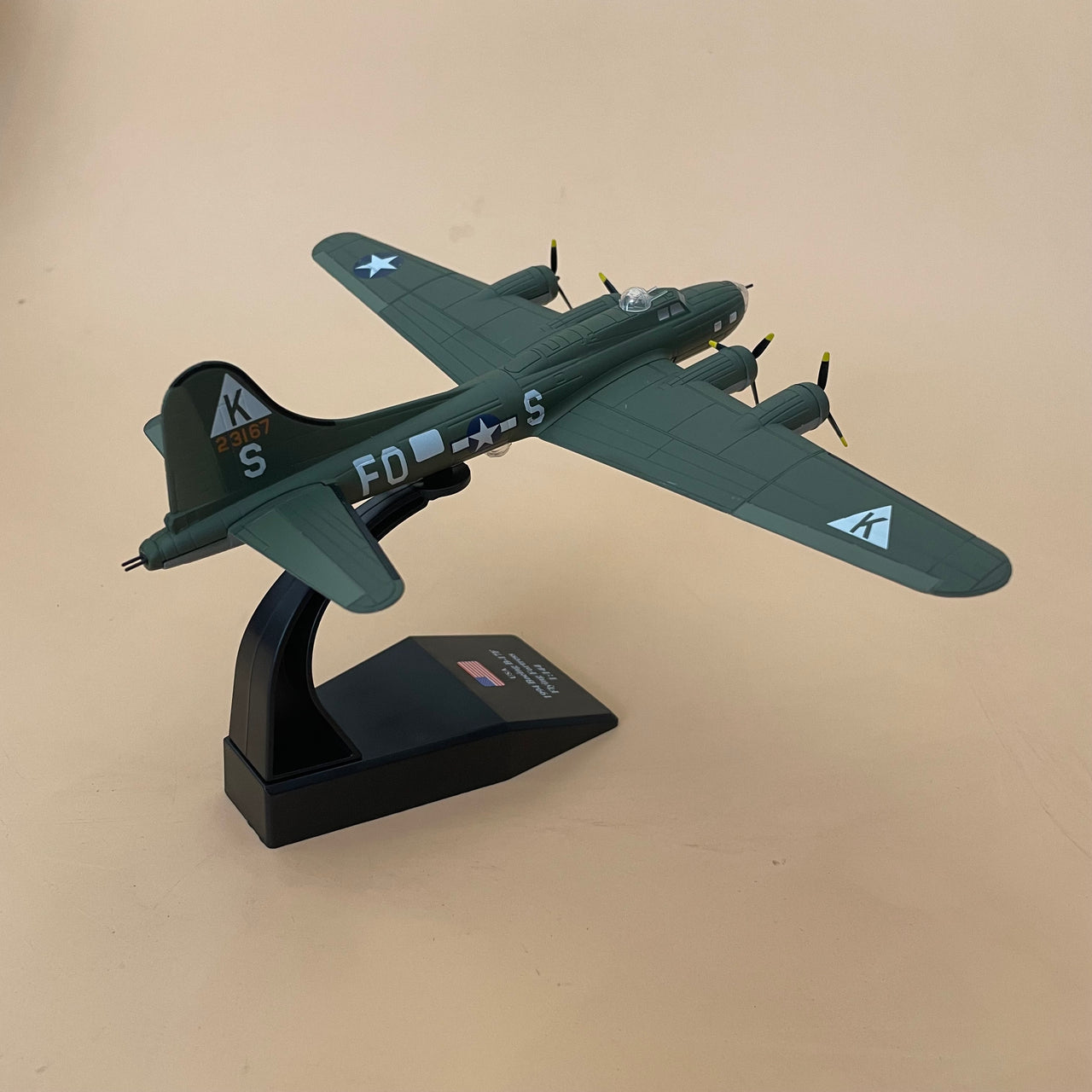 1:144 Scale B-17 "Flying Fortress" Diecast Alloy Model