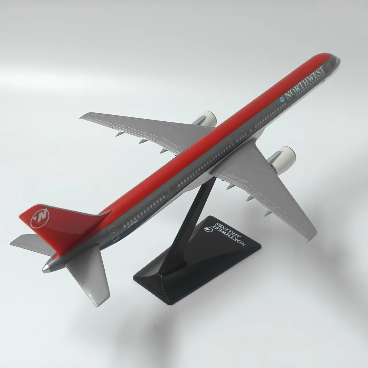 Northwest Airlines Boeing B757-300 Airplane Model (20CM)