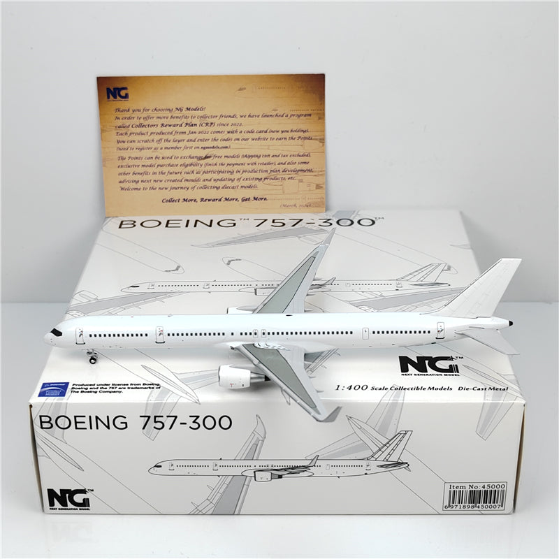 White Boeing B757-300 Airplane Model (1:400 Scale)