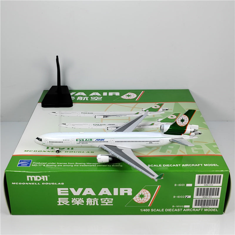 EVA Air McDonnell DouglasANK MD-11 B-16102 Airplane Model (1/400 Scale)