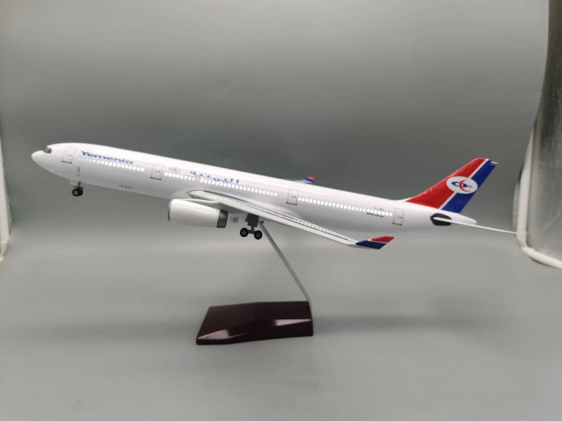 Yemenia Airlines Airbus A330 (Special Edition 47CM) Airplane Model