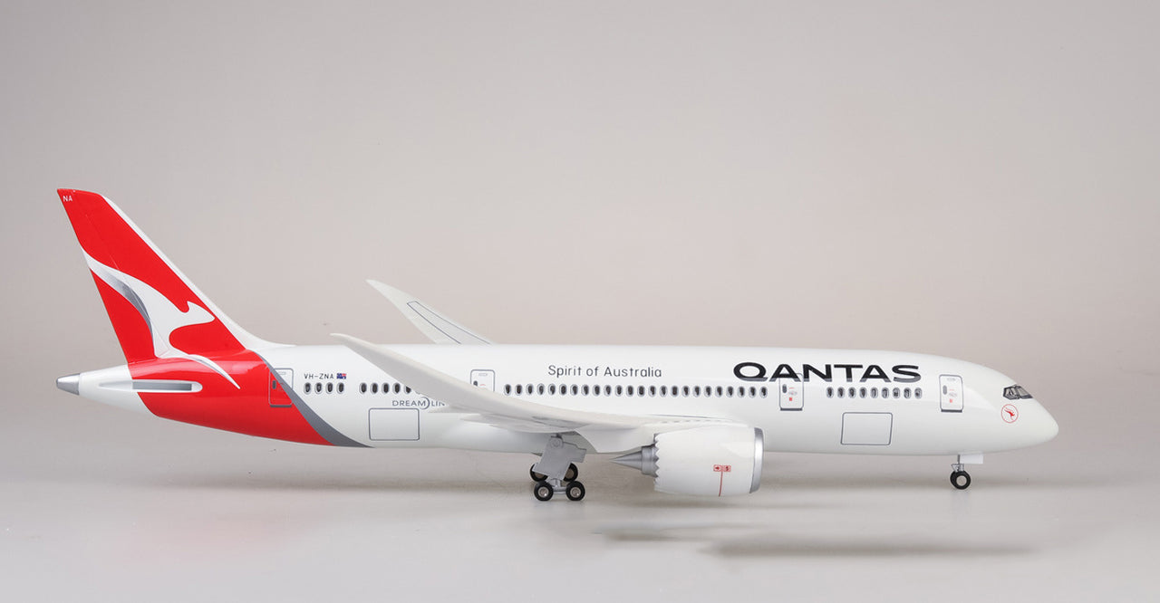 Qantas Airways Boeing 787 Airplane Model (1/130 Scale)