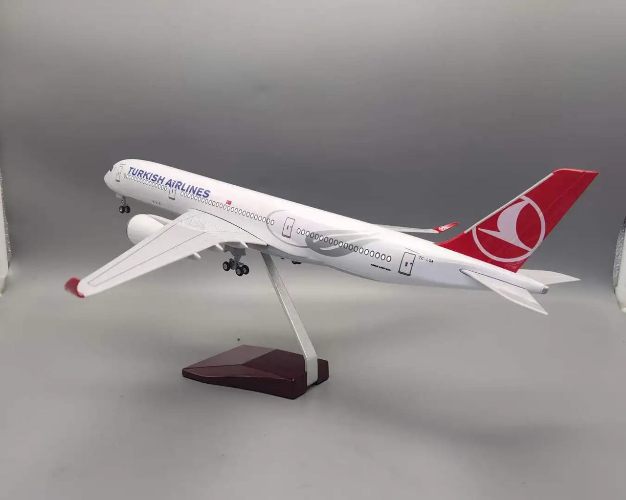 Turkish Airlines Airbus A350 Airplane Model (1/142 Scale)