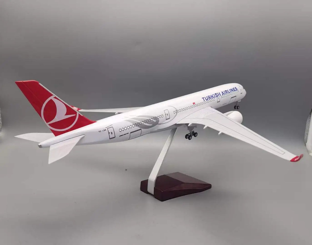 Turkish Airlines Airbus A350 Airplane Model (1/142 Scale)