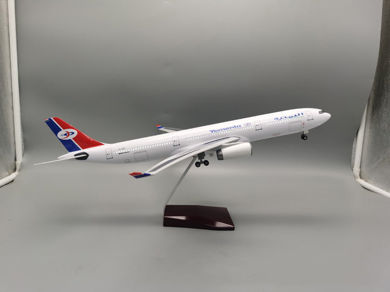 Yemenia Airlines Airbus A330 (Special Edition 47CM) Airplane Model