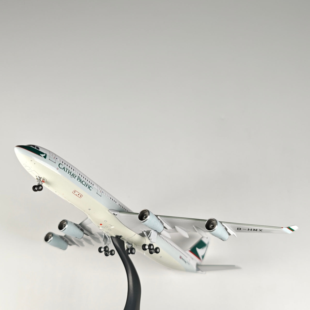 Cathay Pacific Airbus A340-300 B-HMX  Airplane Model 1/400 Scale