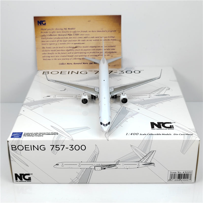 White Boeing B757-300 Airplane Model (1:400 Scale)