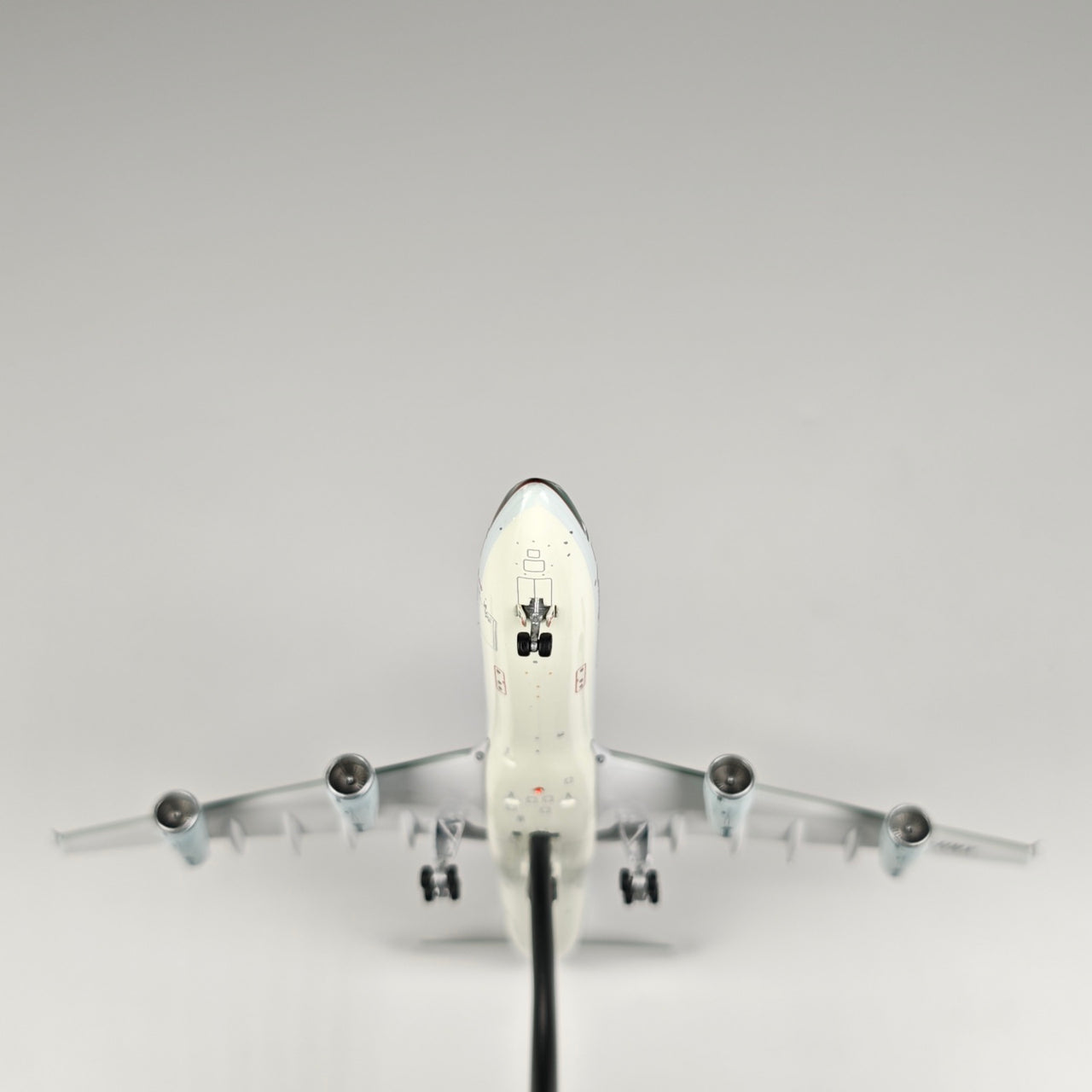 Cathay Pacific Airbus A340-300 B-HMX  Airplane Model 1/400 Scale