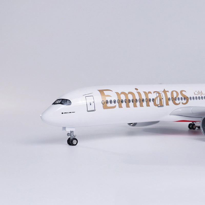 Emirates Airbus A350 Airplane Model (1/142 Scale)