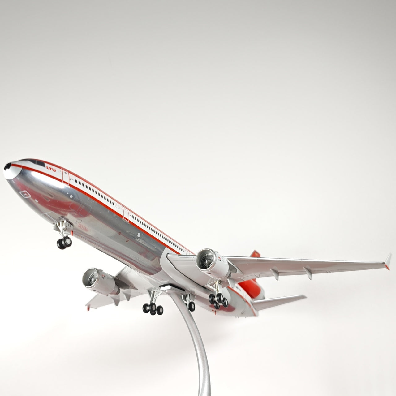 Finnair Airlines McDonnell DouglasANK MD-11 OH-LGG Airplane Model (1/400 Scale)
