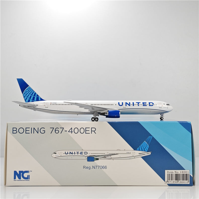 United Airlines Boeing B767-400ER N77066 Airplane Model (1:400 Scale)