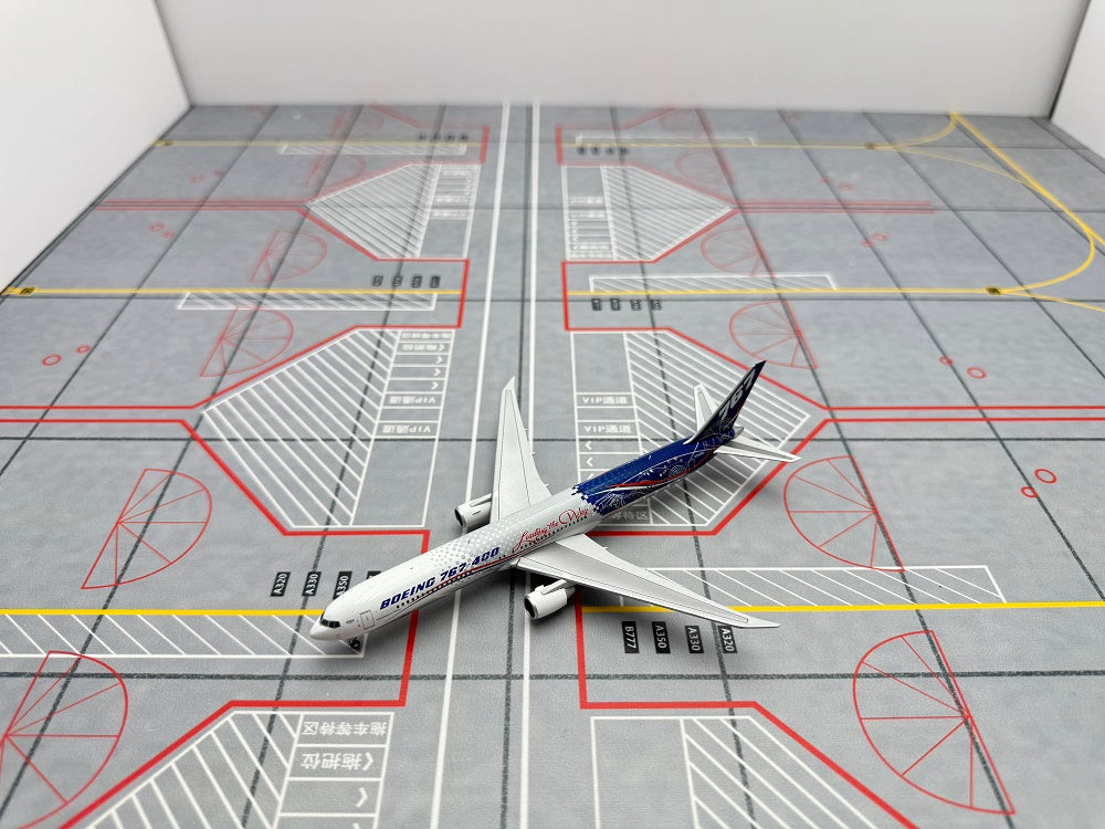 Boeing Original Paint B767-400ER N77066 Airplane Model (1:400 Scale)
