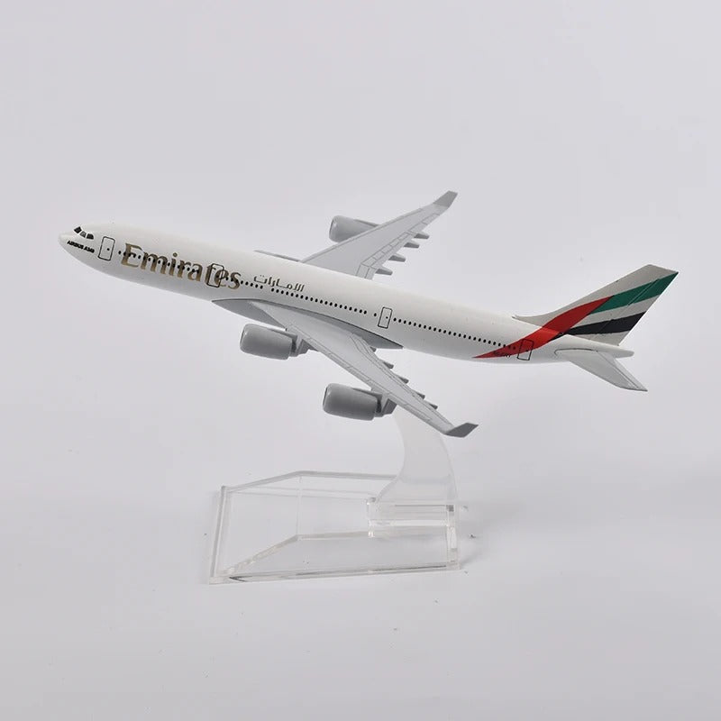 EMIRATES Airways Airbus A340 Airplane Model  (16CM)
