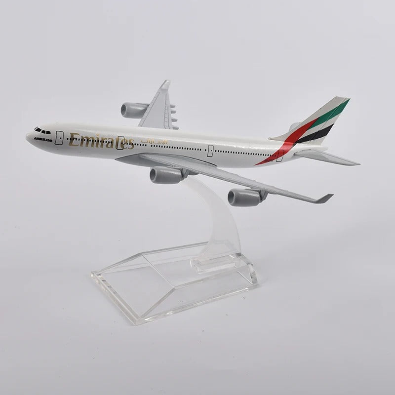 EMIRATES Airways Airbus A340 Airplane Model  (16CM)
