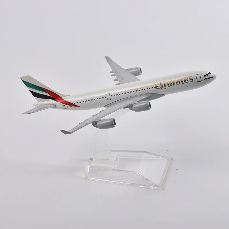EMIRATES Airways Airbus A340 Airplane Model  (16CM)