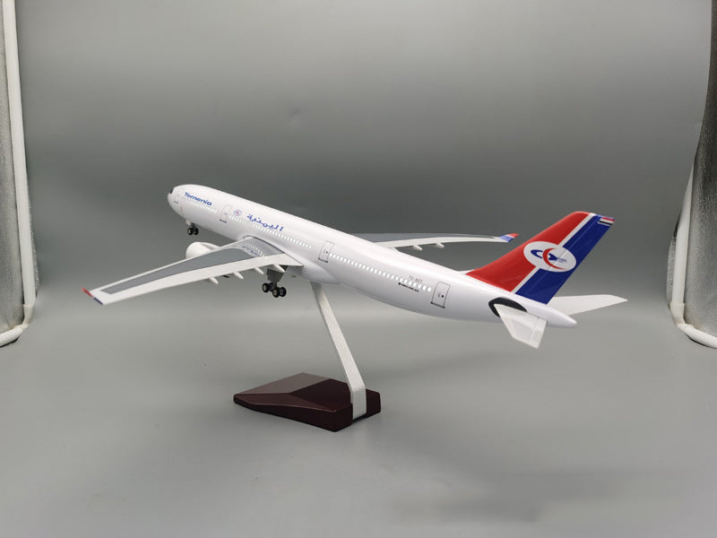 Yemenia Airlines Airbus A330 (Special Edition 47CM) Airplane Model