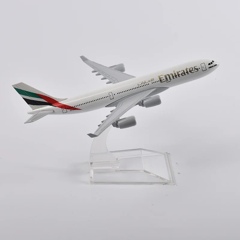EMIRATES Airways Airbus A340 Airplane Model  (16CM)