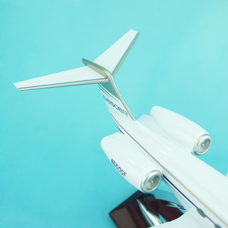 Gulfstream Aerospace Business jet G650ER Airplane Model (1:100 Scale - 32CM)