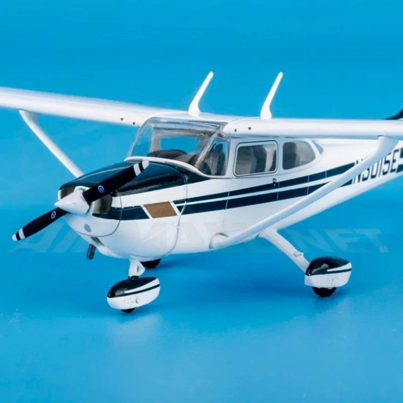 Cessna 172 Skyhawk II Airplane Model (1:72 Scale)