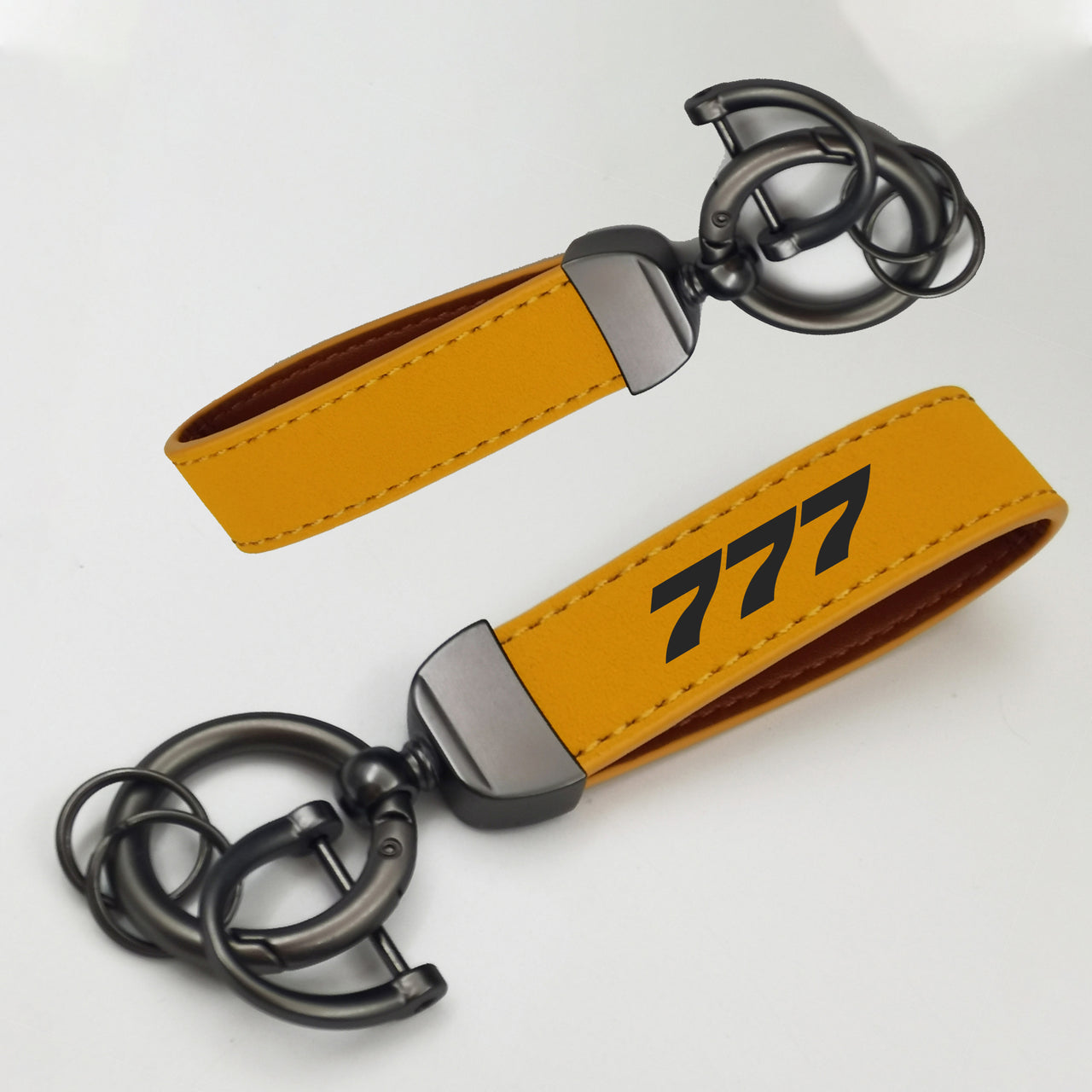 777 Flat Text Design Horseshoe Buckle Key Chains