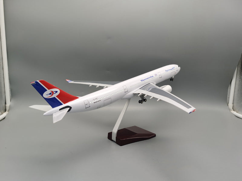 Yemenia Airlines Airbus A330 (Special Edition 47CM) Airplane Model