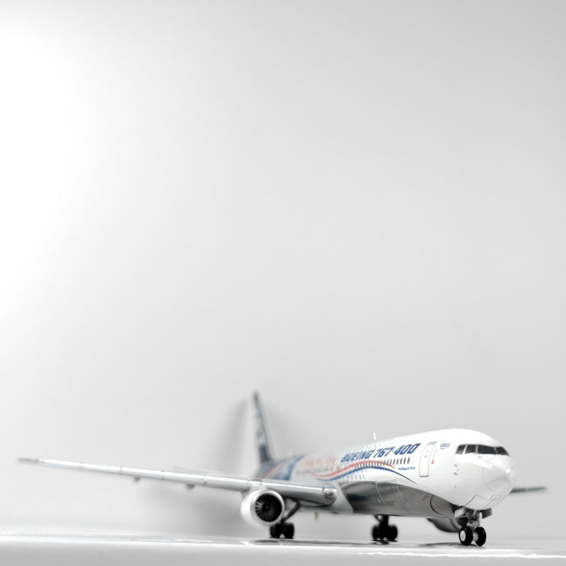 Boeing Original B767-400ER N76400 Airplane Model (1:400 Scale)
