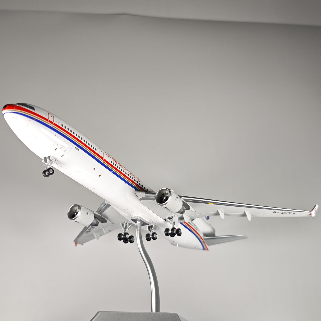 China Eastern Airlines McDonnell Douglas MD-11 B-2173 Airplane Model (1/200 Scale)