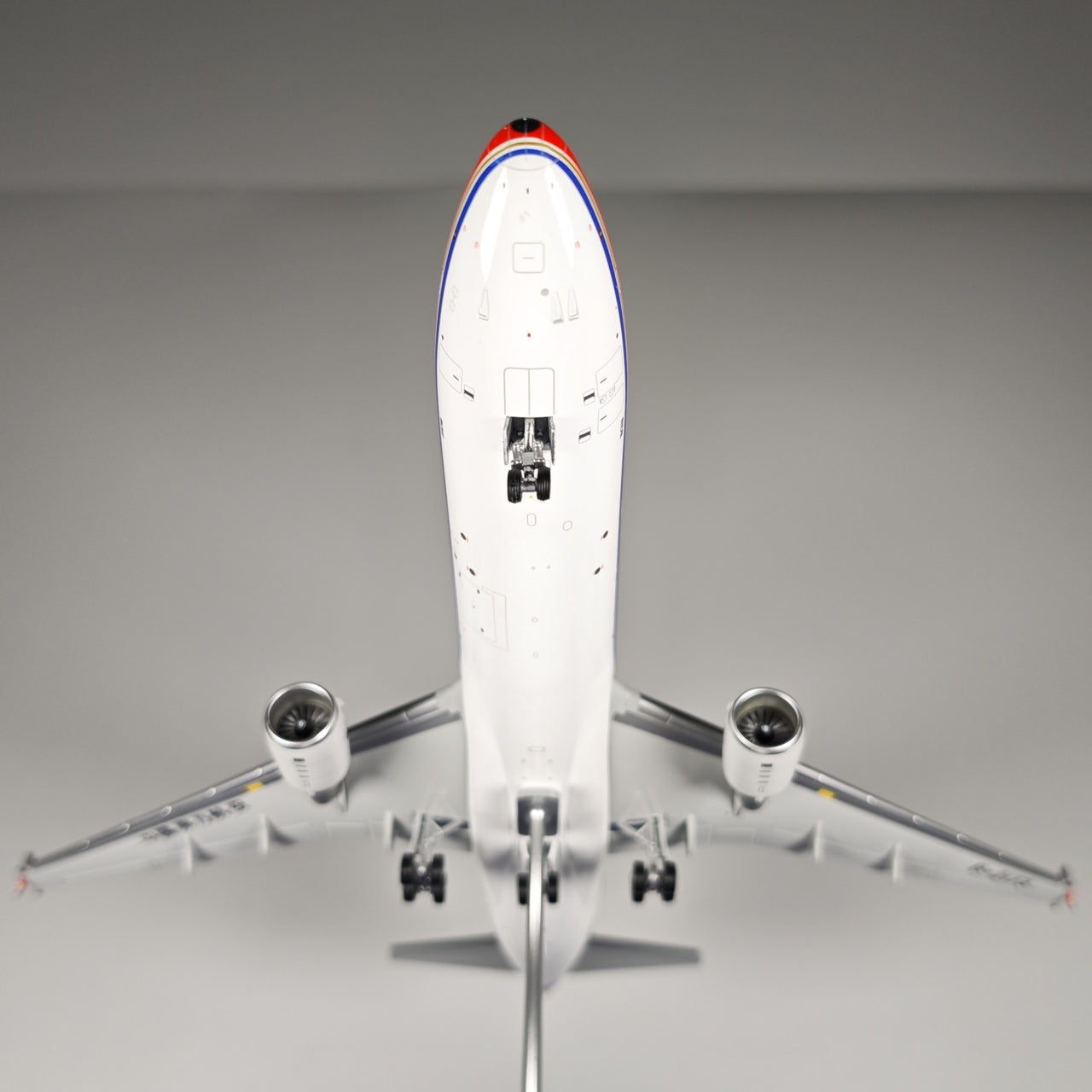China Eastern Airlines McDonnell Douglas MD-11 B-2173 Airplane Model (1/200 Scale)