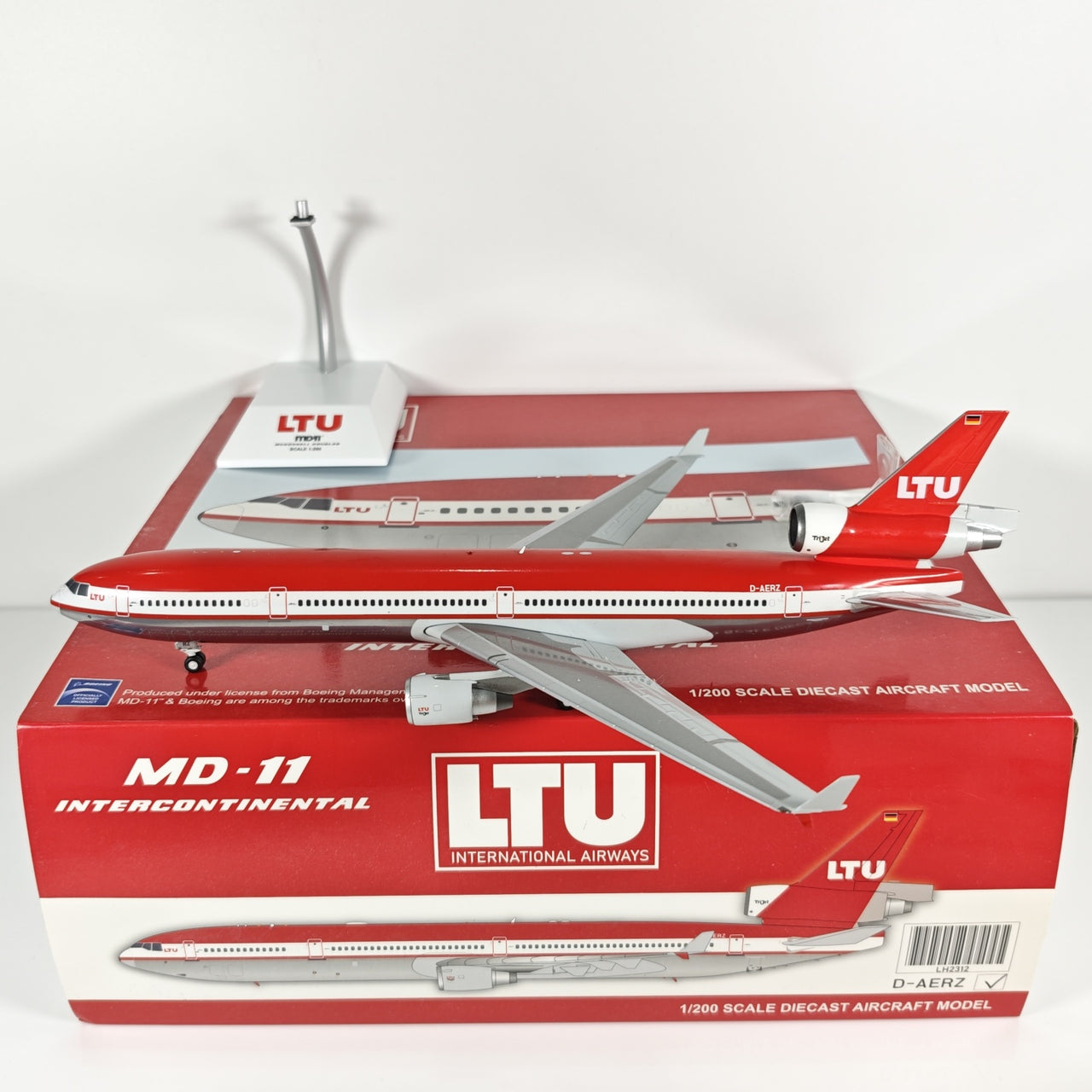 Finnair Airlines McDonnell DouglasANK MD-11 OH-LGG Airplane Model (1/400 Scale)