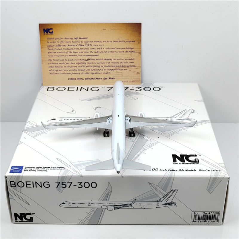 White Boeing B757-300 Airplane Model (1:400 Scale)