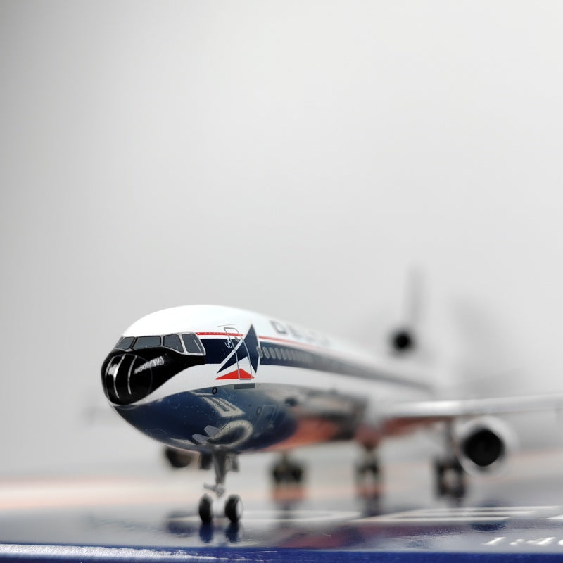 Delta Air Lines McDonnell Douglas MD-11 B-2173 Airplane Model (1/400 Scale)