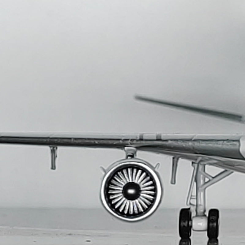 Delta Air Lines McDonnell Douglas MD-11 B-2173 Airplane Model (1/400 Scale)